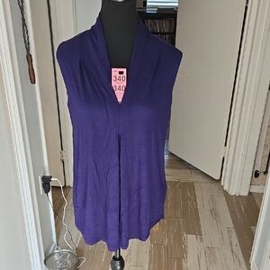 P340. Cable & Gauge Navy Drape Sleeveless Top |L